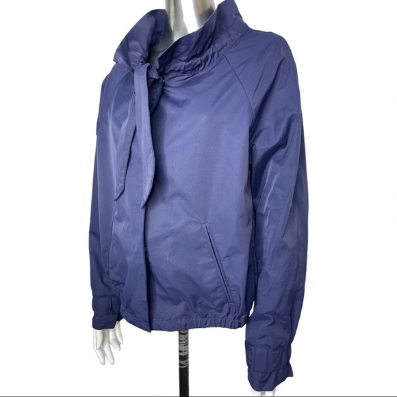 🛍️3/$40 Gap Jacket Cinched Collar Blue Ruffle Tie Neck Jacket Size Medium - Picture 3 of 5